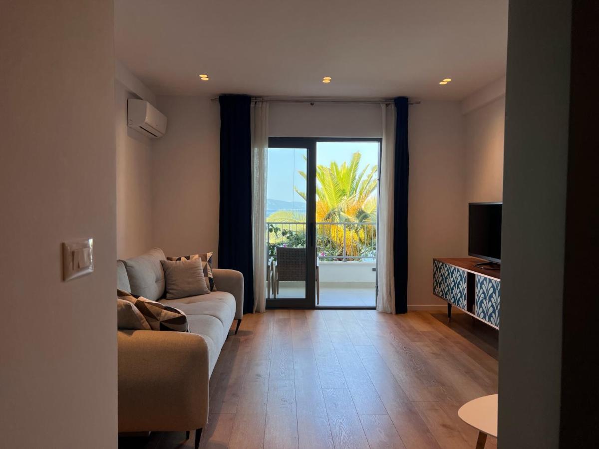 פודגורה Beachfront Comfort Apartments Sinajko מראה חיצוני תמונה