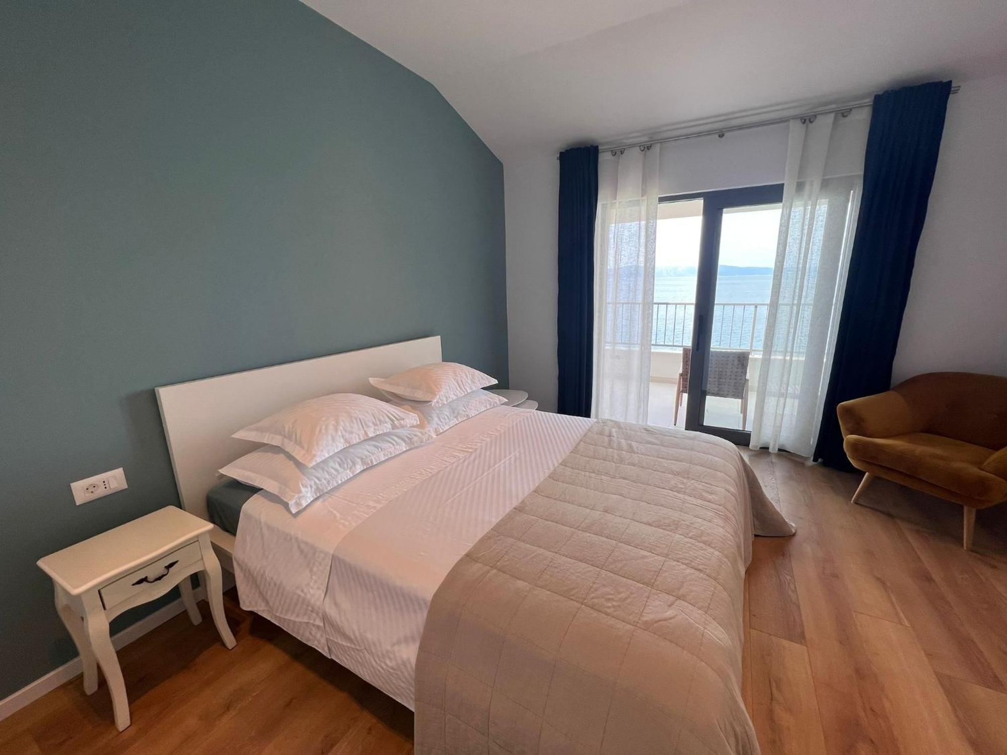 פודגורה Beachfront Comfort Apartments Sinajko מראה חיצוני תמונה