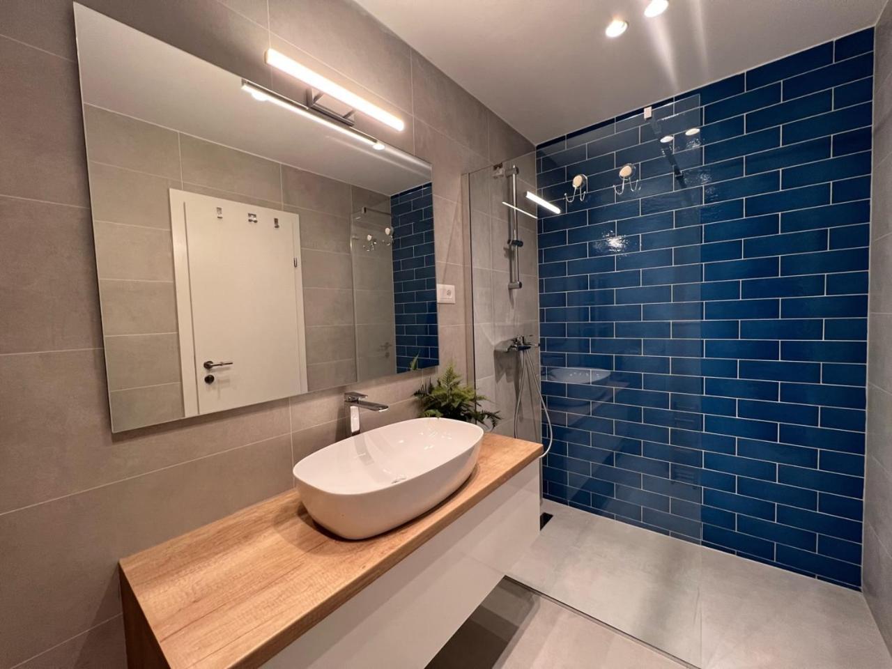 פודגורה Beachfront Comfort Apartments Sinajko מראה חיצוני תמונה