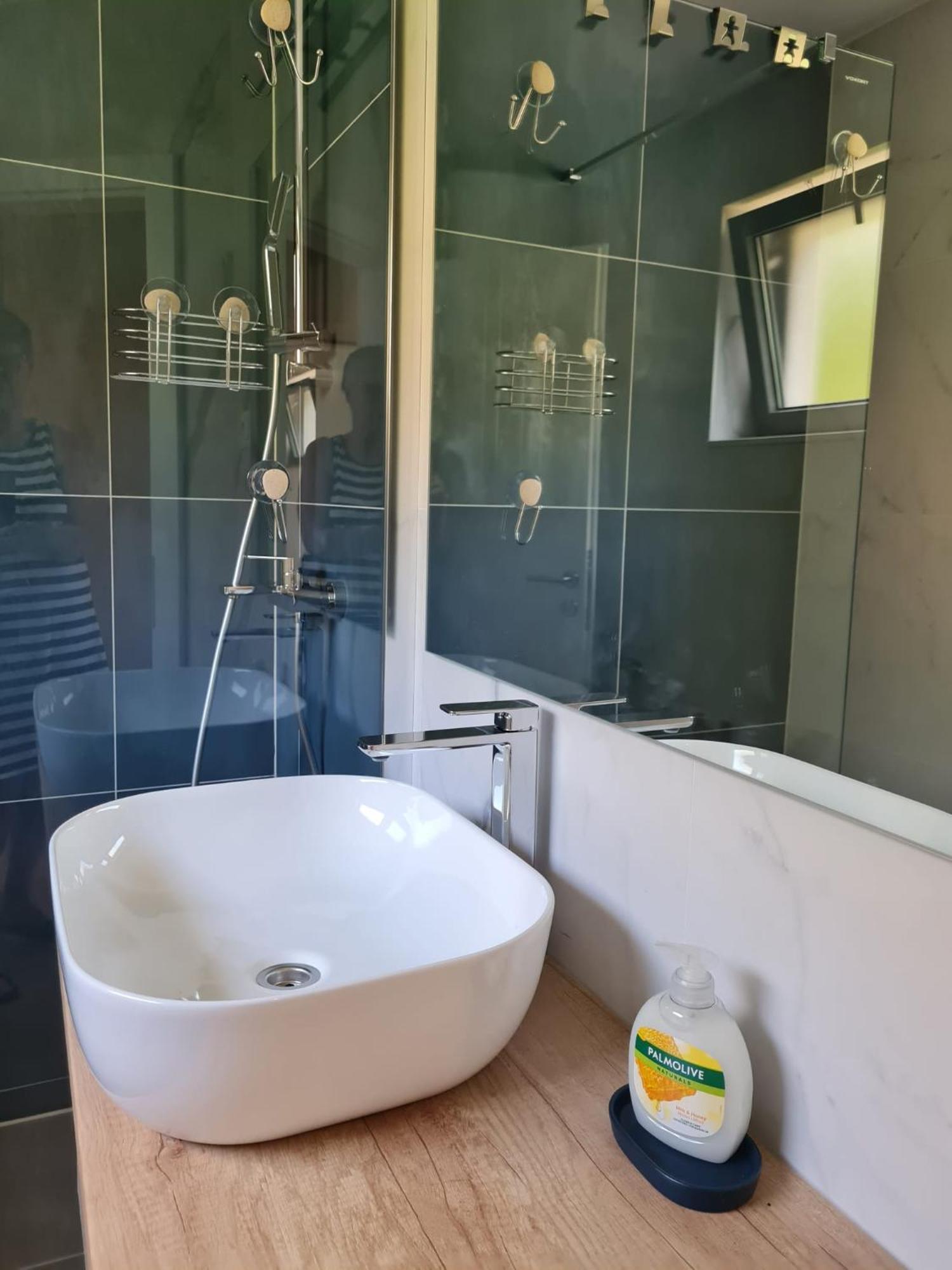 פודגורה Beachfront Comfort Apartments Sinajko חדר תמונה